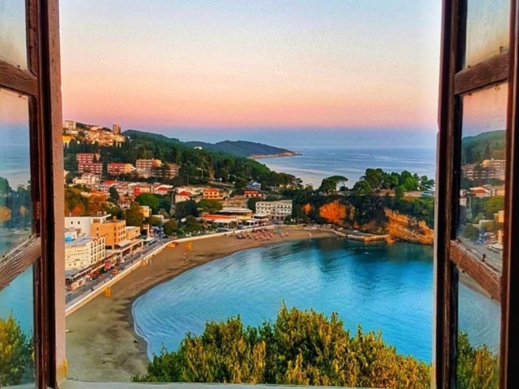 Von Bar: Phoenix Town & Stadt der Piraten an einem Tag