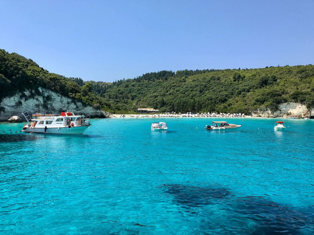 Von Lefkimmi aus: Paxos, Antipaxos & Blaue Höhlen Bootstour