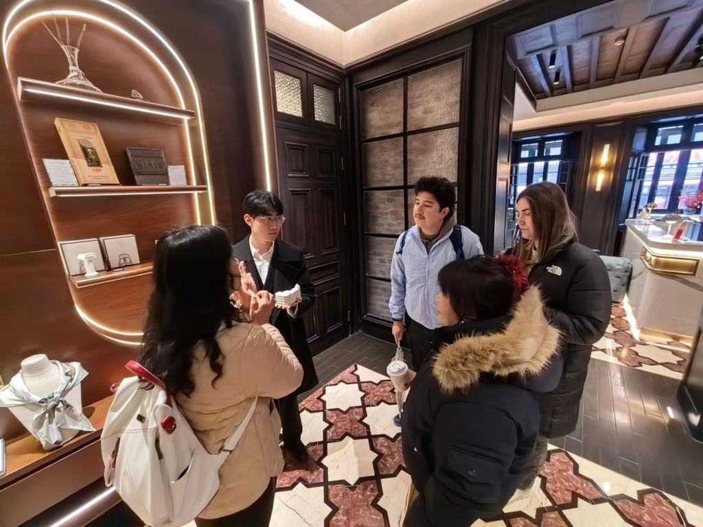 Wuhan: Nacht-Rundgang mit Guide