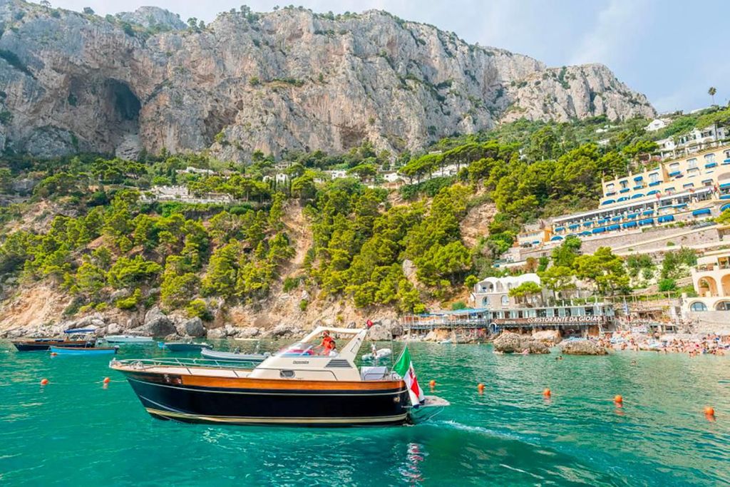 Von Sorrent: Bootsfahrt nach Capri mit Getränken und Abholung