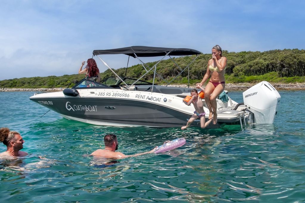 Rovinj: Luxuriöses Inselhopping mit Schwimmen und Schnorcheln