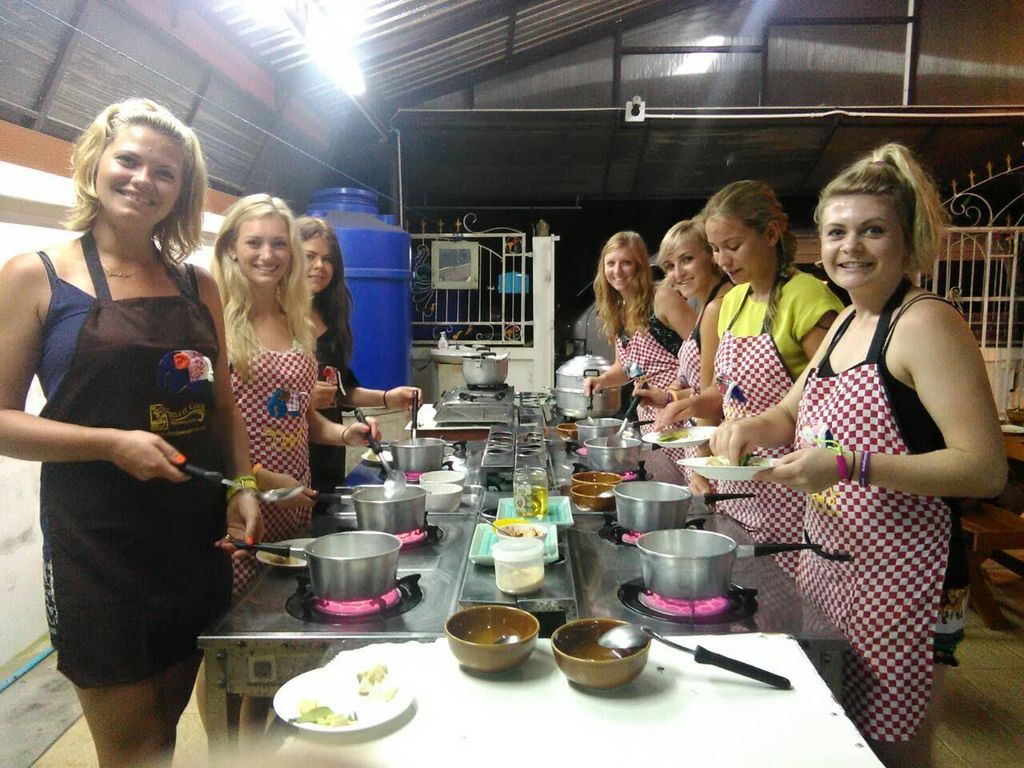Krabi: Thailändische Aromen bei Nacht in der Smart Cook School entdecken