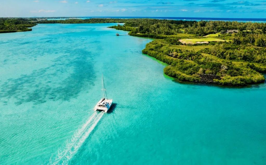 Mauritius: Île aux Cerfs Katamaran-Lagunenerlebnis + Barbecue