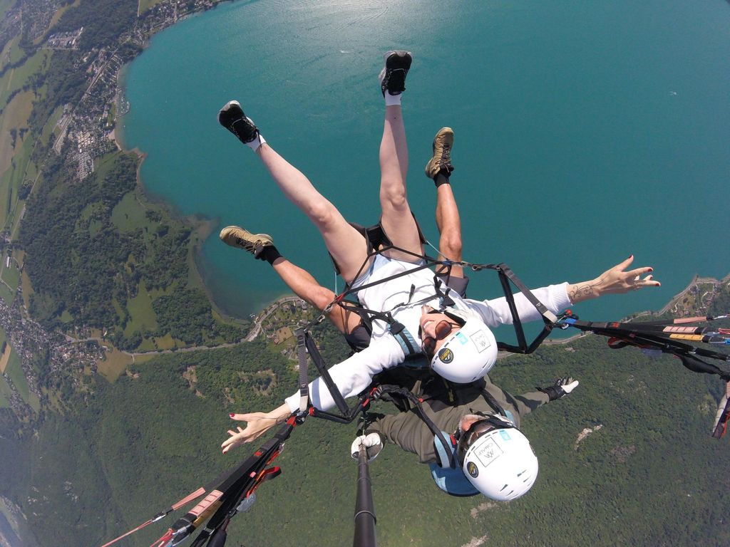 Annecy: Tandem-Gleitschirmflug mit Erfrischungen