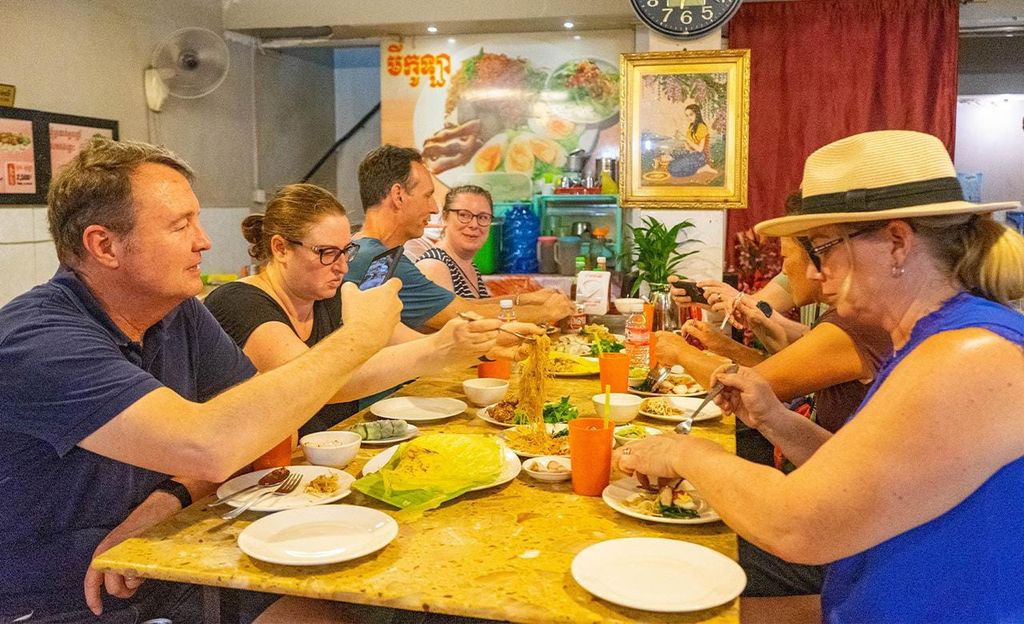 Phnom Penh: Nächtliche Foodie-Tour mit dem Tuk Tuk und Getränken