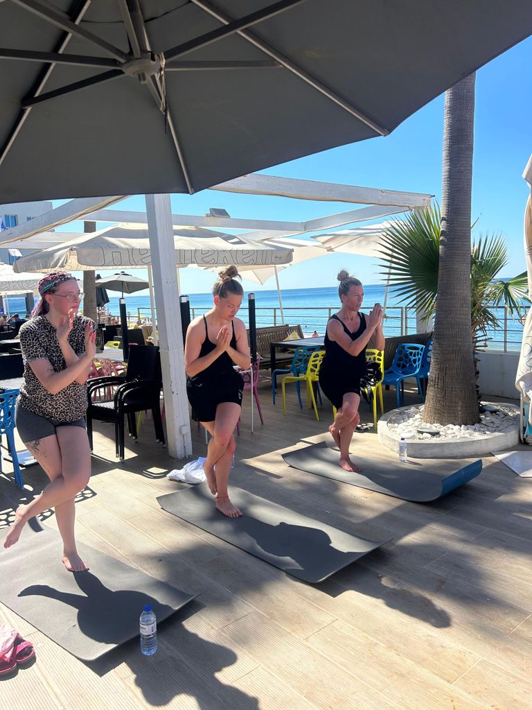 Albufeira: Yoga und Reiki Erfahrung mit Frühstück