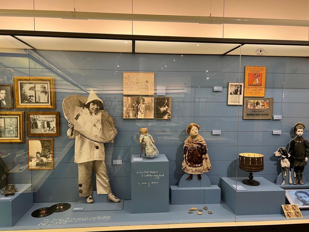 Spielzeugmuseum: Anna Maria und Salvador Dalí und García Lorcas Spielzeug.