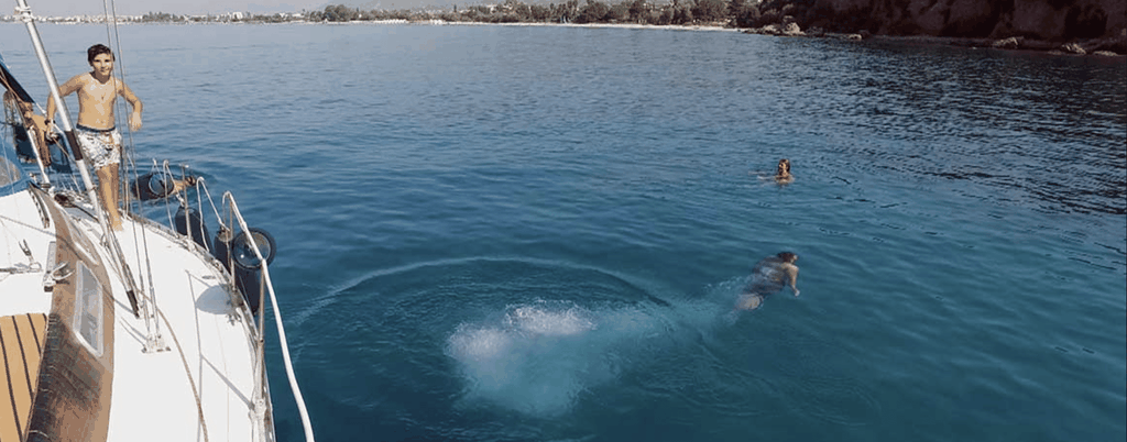 Kalamata: Kreuzfahrt nach Kardamylli, Schwimmen in Glyfa