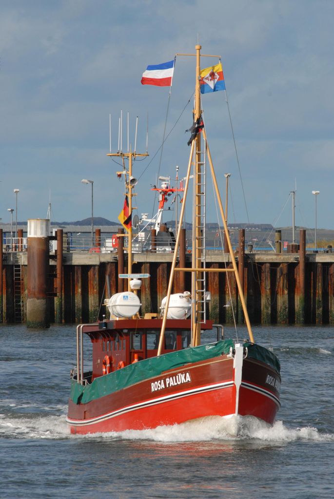 Sylt: Boat trip to the oyster beds off Sylt | Sylt Royal oyster Tasting