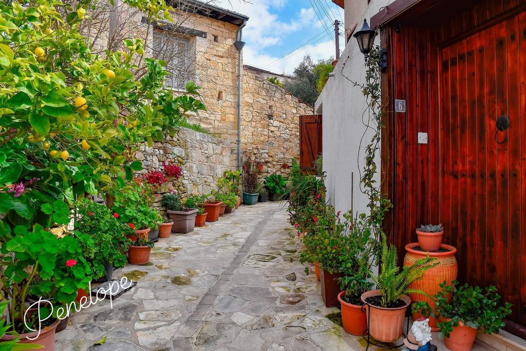 Herrliche Weinstraße: Omodos, Arsos & Weinprobe