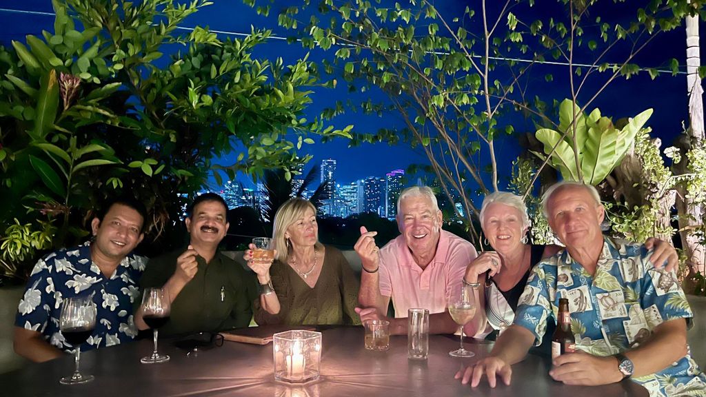 Makati Rooftop Barhopping mit ortskundigem Guide