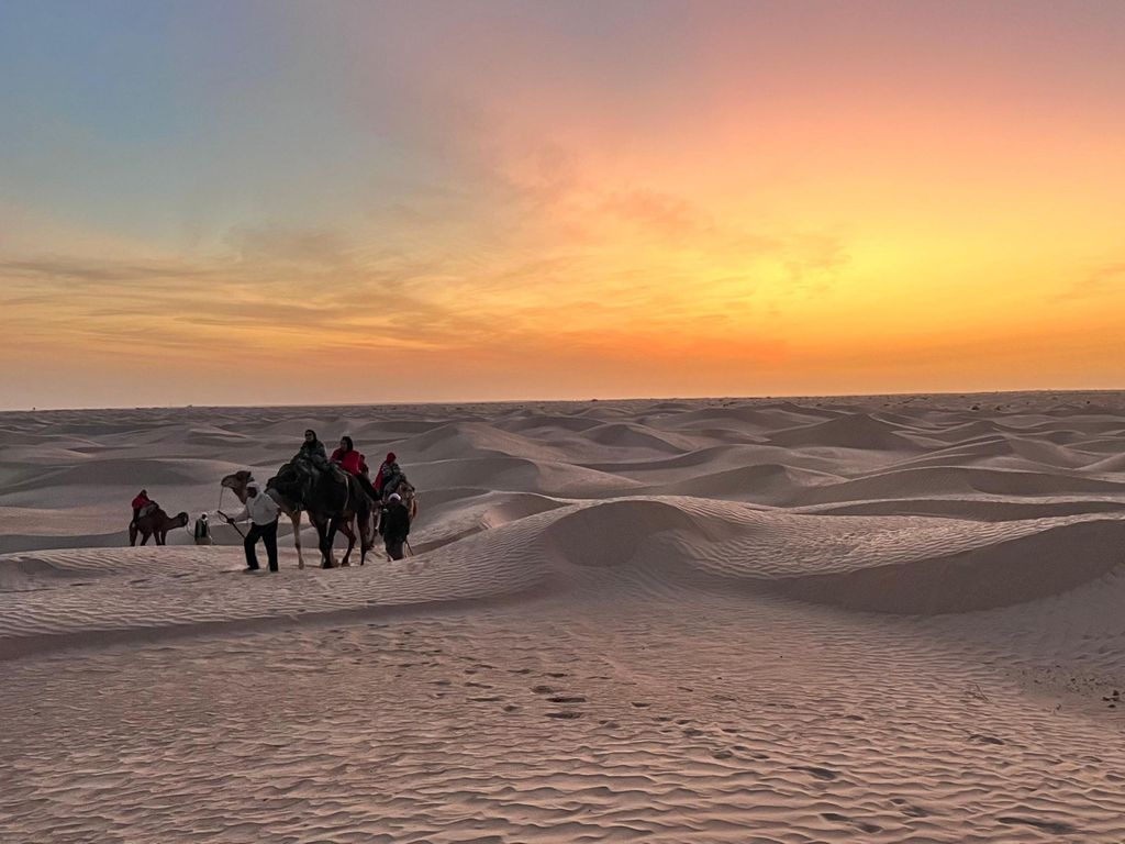 Von Tozeur: 2-tägiges Sahara-Wüstenerlebnis mit Camp