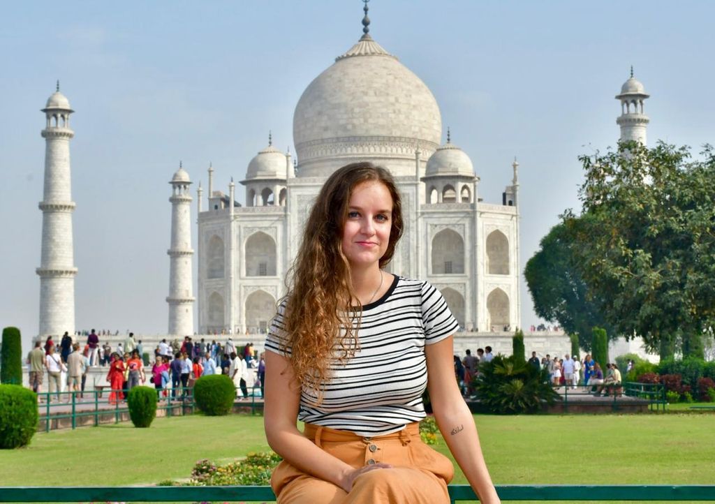 Taj Mahal & Agra Fort: Tagestour ab Delhi mit dem Gatiman Express