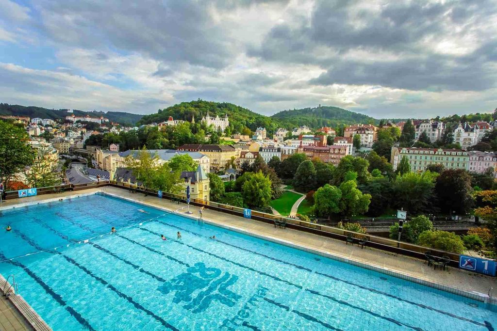 Ab Prag: Genieße das Spa & erkunde Karlsbad