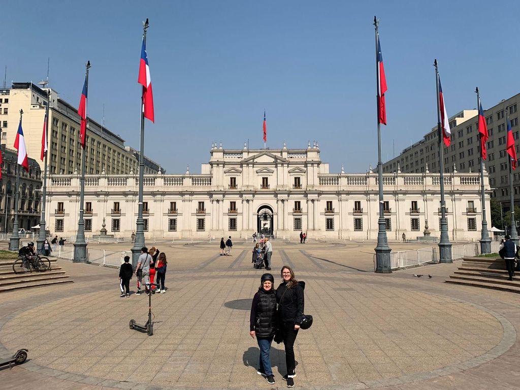 Santiago: Elektro-Roller Stadtführung mit Mittagessen