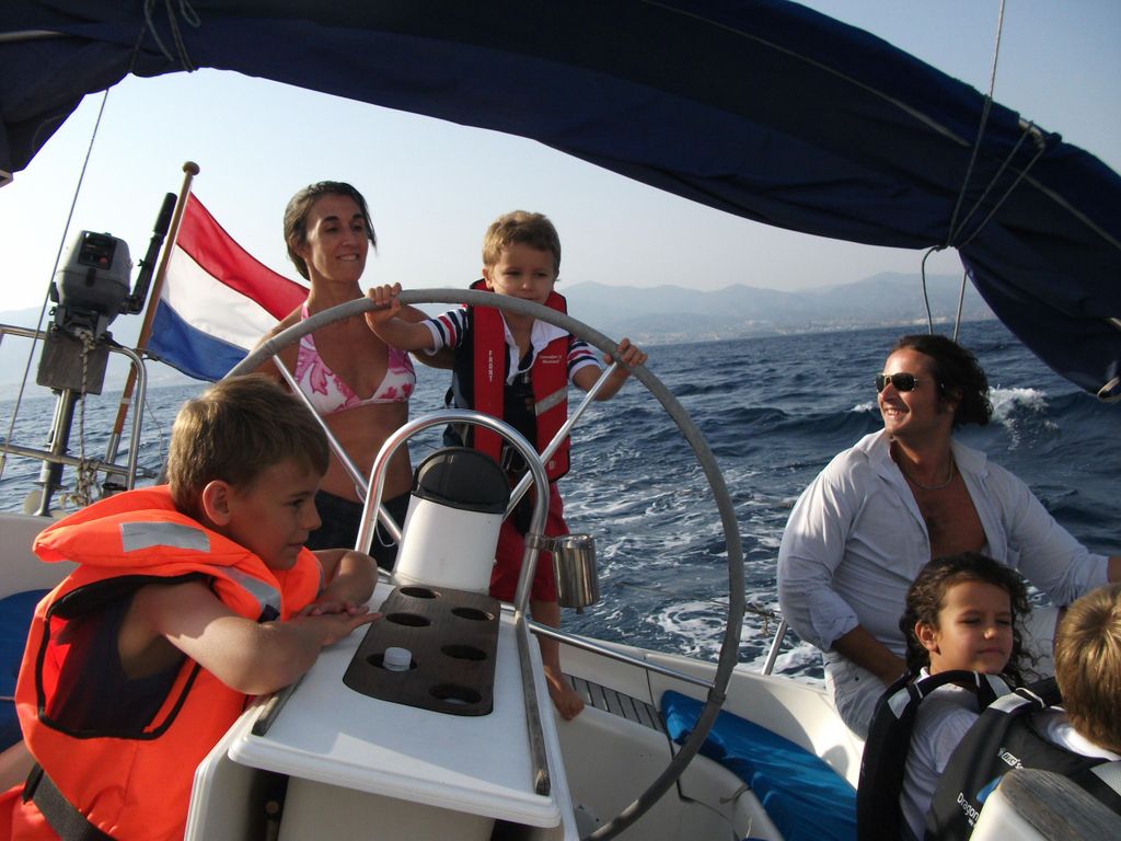 Immer privat, 4 Stunden – Segeln – Delfin-Yachtcharter – Paddeln