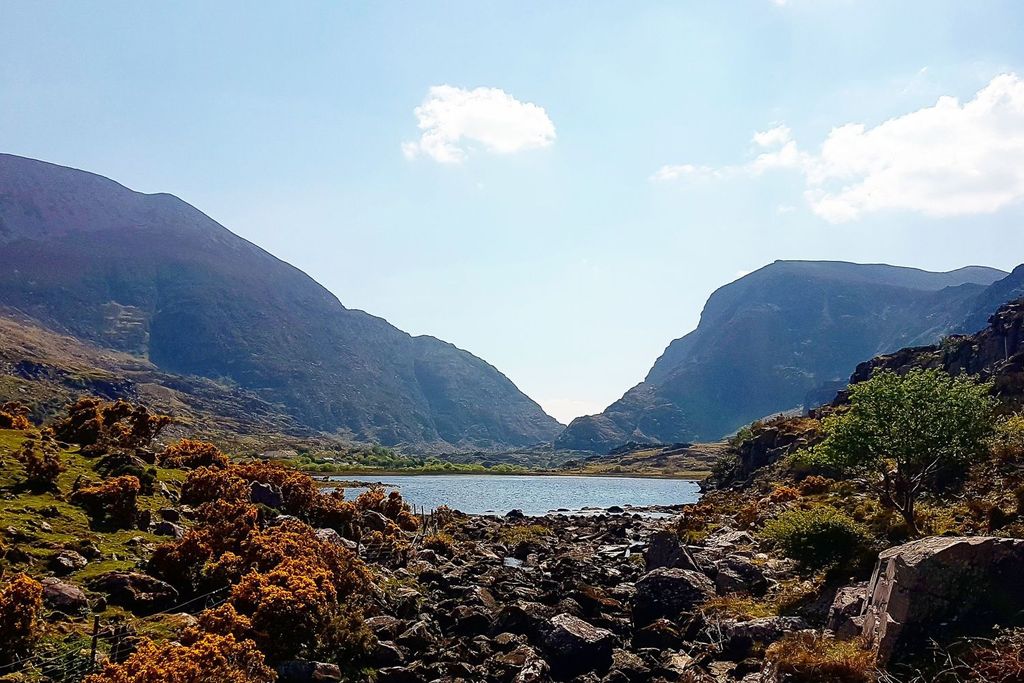 Killarney: Gap of Dunloe Pony, Trap & Traditional Boat Tour