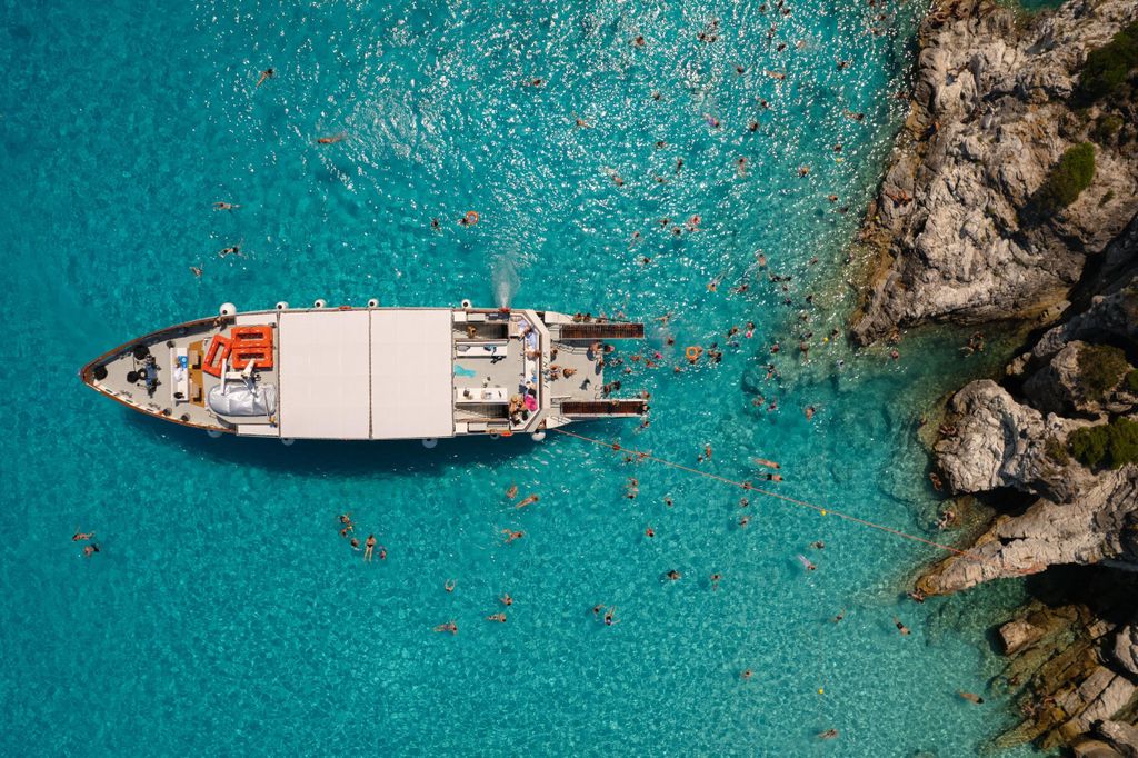 Lefkimmi: Luxuskreuzfahrt nach Paxos, Antipaxos und zu den Blauen Höhlen