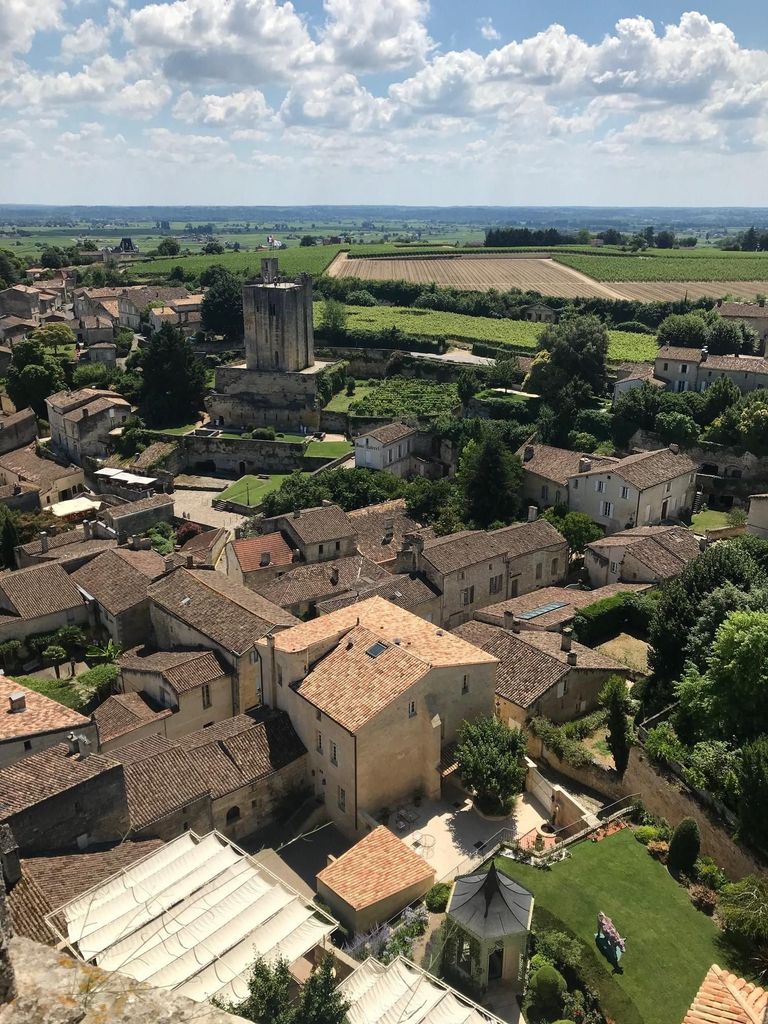„Saint-Émilion: Rundgang und Entdeckung von Geheimnissen und Legenden“