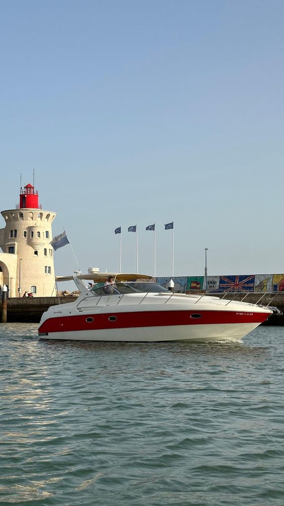 Cádiz: Exklusiver Yachtausflug nach La Caleta oder zur Pepa-Brücke