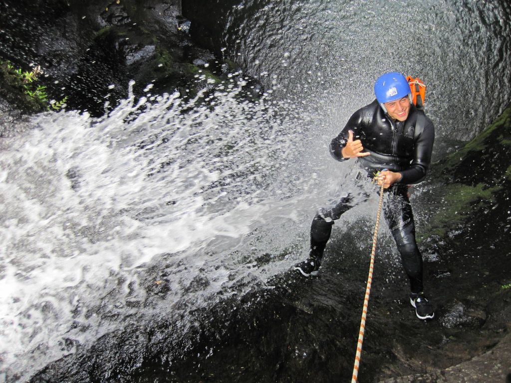 Auckland Canyoning Regenwald Abenteuer