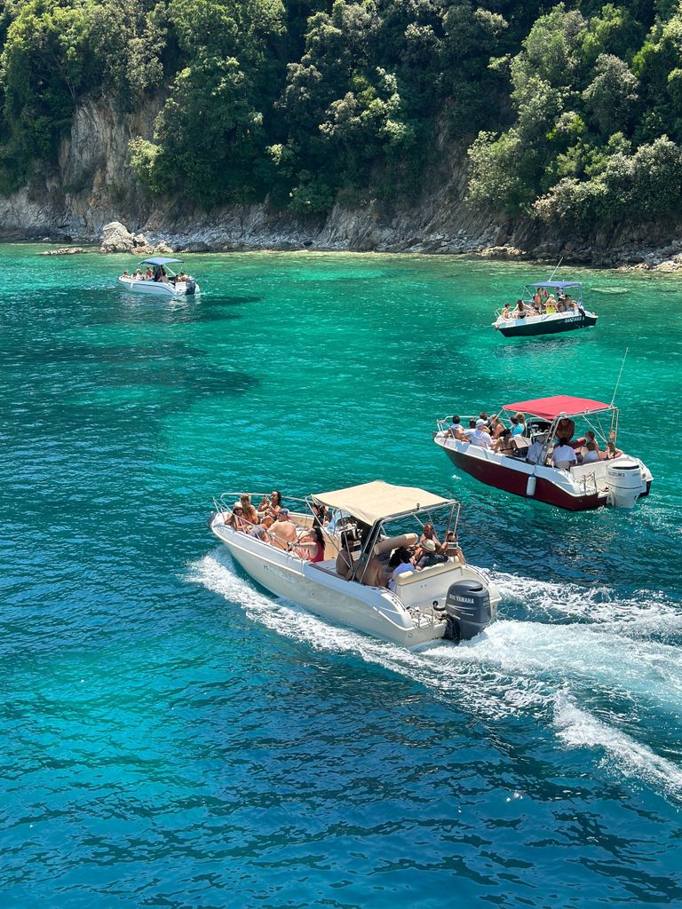 Sarandë: Ionische Küste Versteckte Strände und Höhlen Bootstour