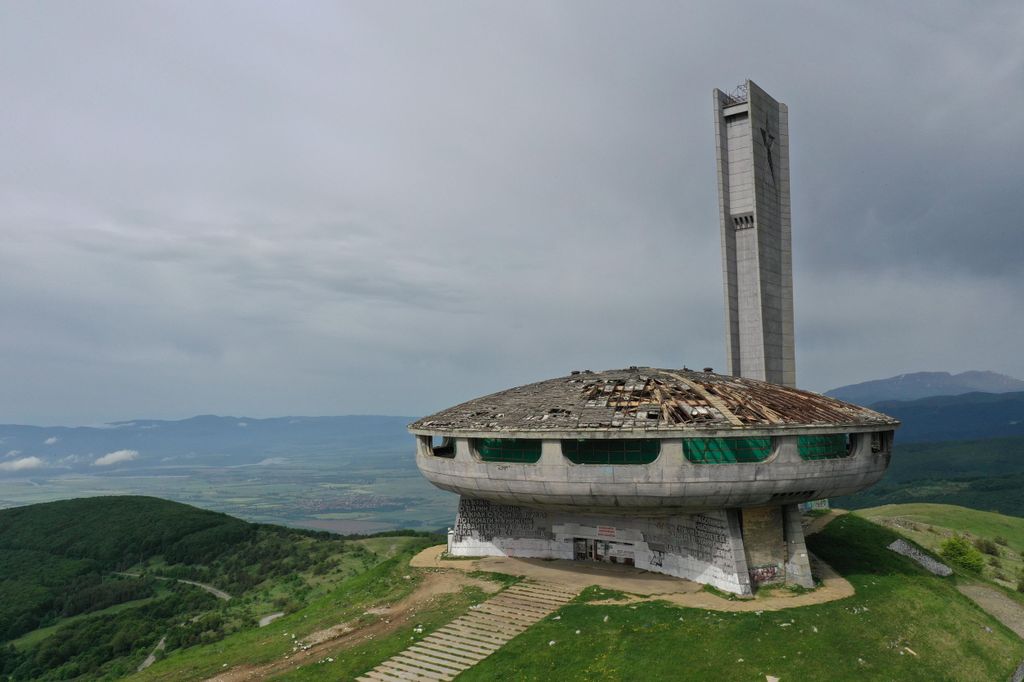 Von Veliko Tarnovo: Halbtagestour nach Buzludzha und Shipka