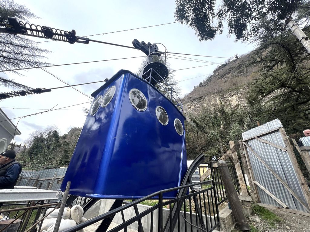 Kutaisi: Chiatura Cable Cars & Katskhi Pillar Guided Tour