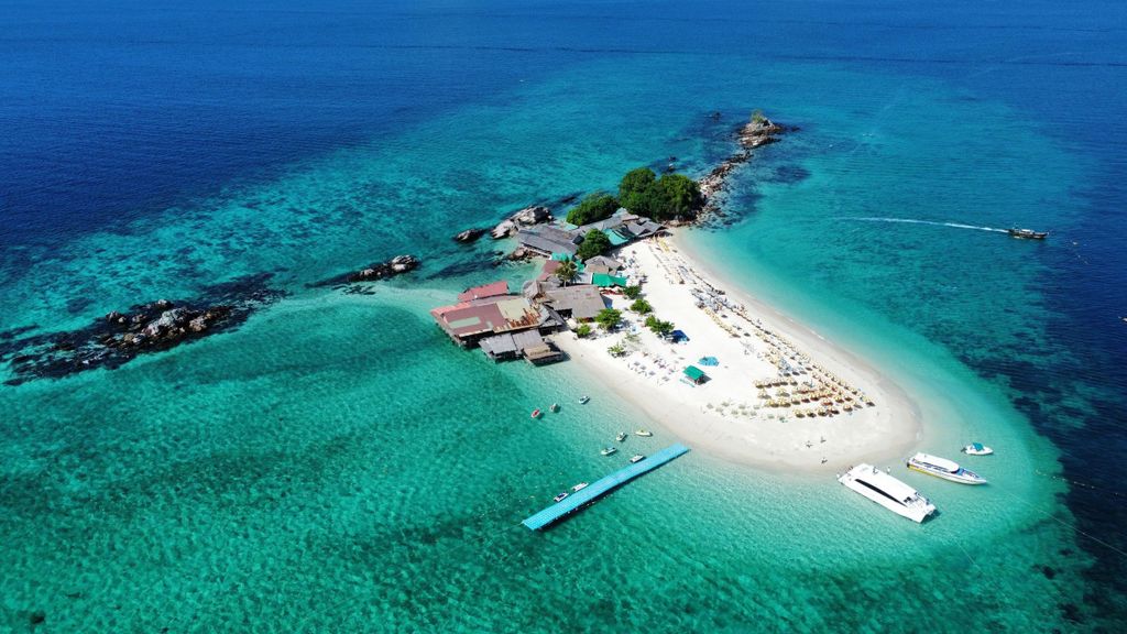 Phuket: Phi Phi, Maya und Khai Island Tour mit dem Speed-Katamaran