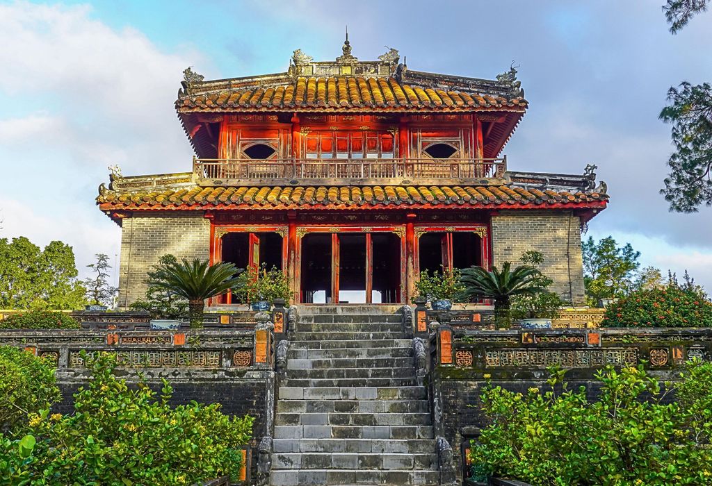 Hue: Hue Royal Tombs Tour Besuch der 3 besten Gräber und Pagoden