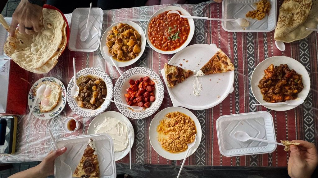 Bahrain: Must Try Foodtour - (Manama Souq)