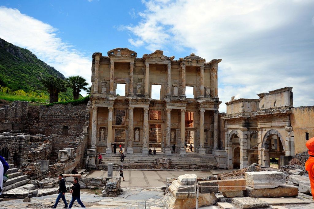 Von Izmir aus: Ganztagestour durch Ephesus mit Mittagessen