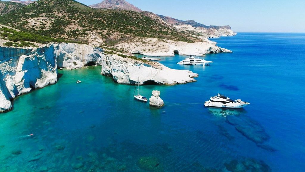 Milos: Private RIB-Kreuzfahrt an der Südküste mit Besuch des Kleftiko