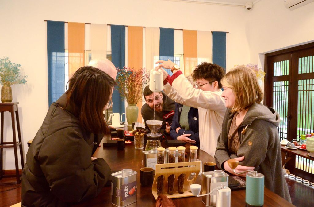 Hanoi: Vietnamesischer Kaffee-Workshop 6 Brühungen, 9 Verkostungen, Weine