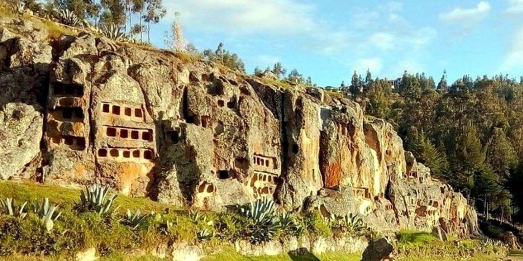 Ausflug zu den Ventanillas de Otuzco + Bauernhof drei Molinos