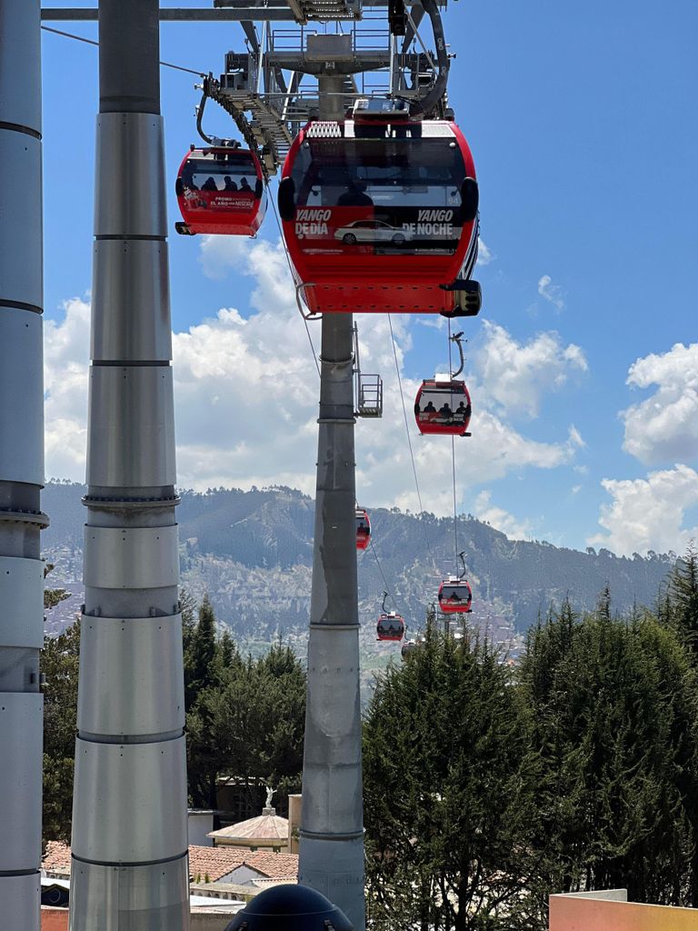 La Paz: Stadtrundfahrt zu Fuß und mit der Seilbahn; Stadterlebnis