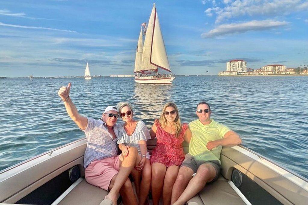 St. Petersburg: Private Barrier Island und Delphin Bootstour