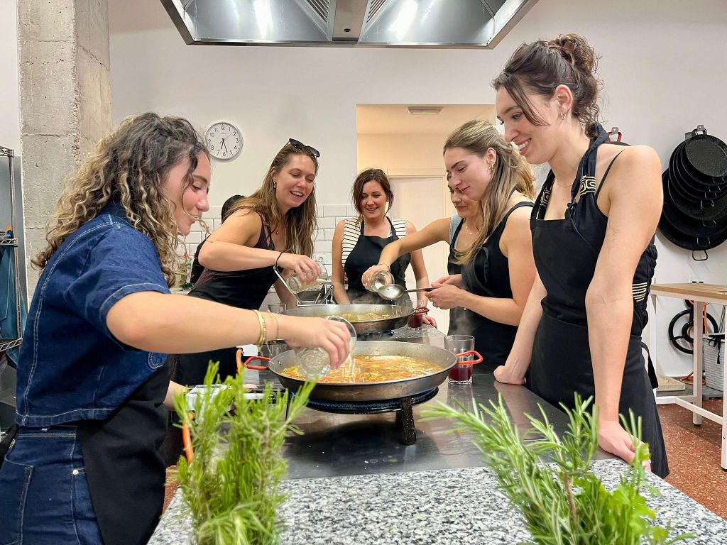 Echter Paella-Kochkurs – Marktbesuch & Sangría-Workshop
