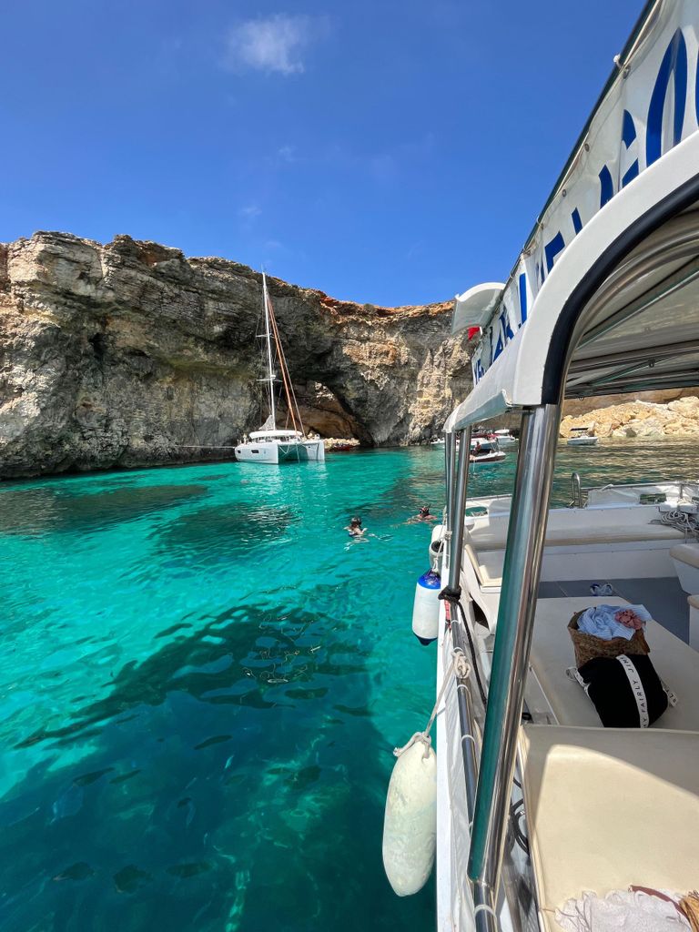 Von Gozo aus: Rund um Comino, Blaue Lagune, Kristalllagune und Höhlen
