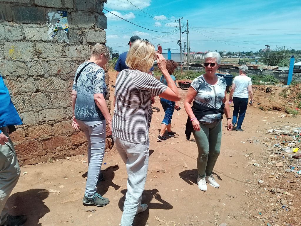 Nairobi: Kibera Slum Storytelling Tour mit einem Einheimischen