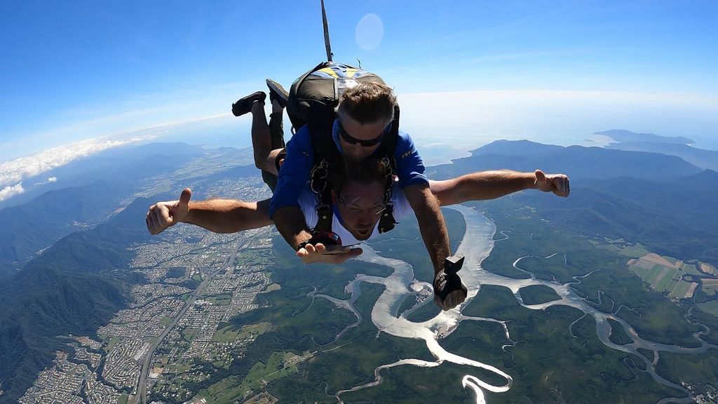 Cairns: Tandem-Fallschirmsprung-Erlebnis