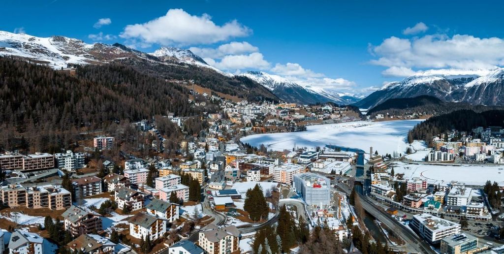 St. Moritz: Express-Spaziergang mit einem Einheimischen in 60 Minuten