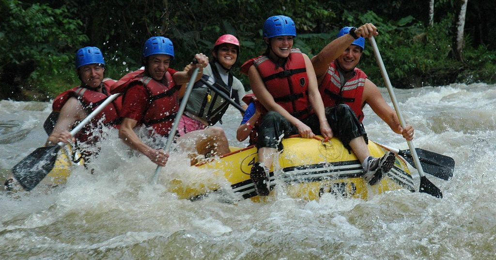 Von La Fortuna aus: Zip-Line und Rafting Abenteuer