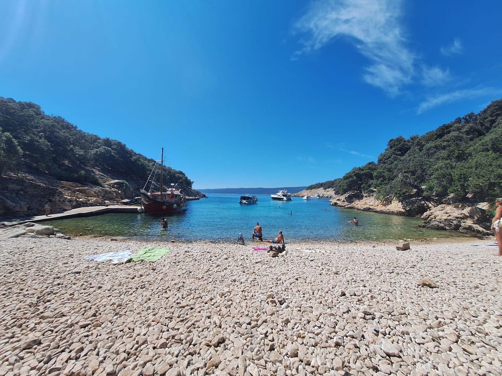 Piratenschiff-Fahrt mit Mittagessen auf der Insel Plavnik (PRIVATE GRUPPE)