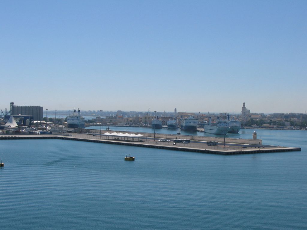 Kreuzfahrt Hafen Bari