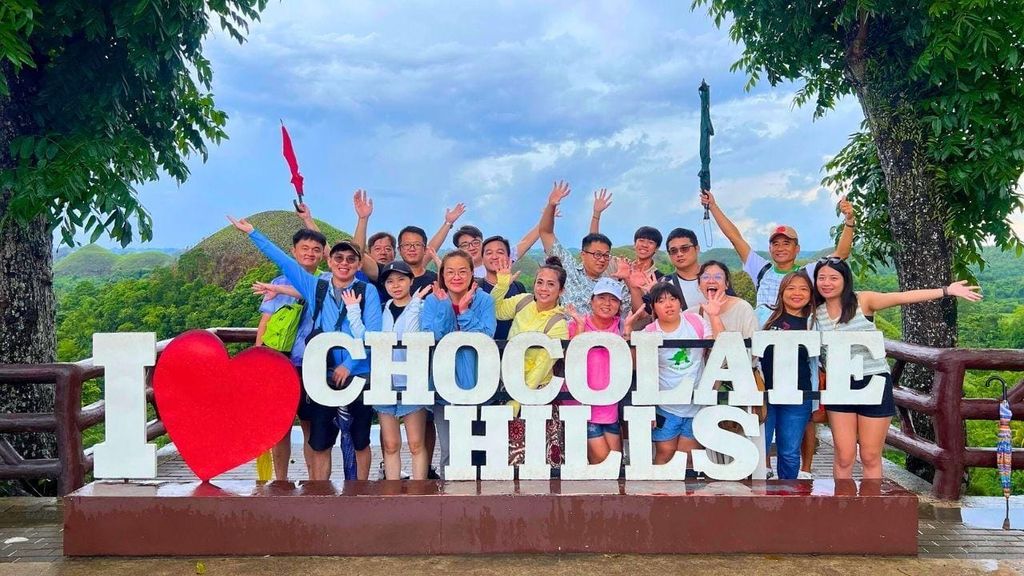 Bohol: Chocolate Hills, Koboldmakis und der Fluss Loboc