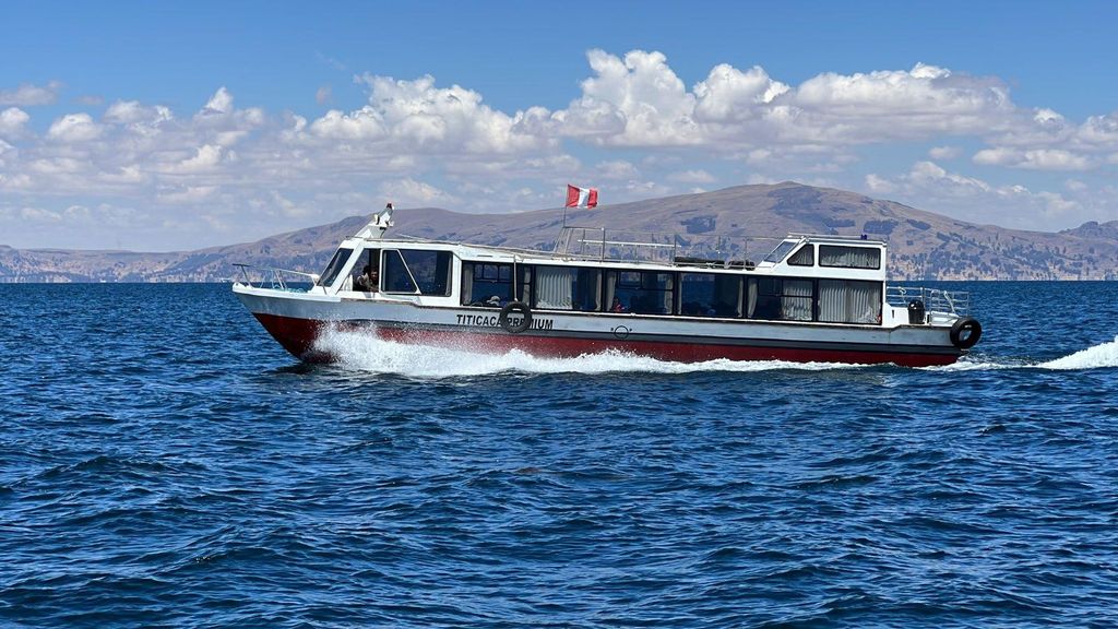 Puno: Titicacasee mit Uros & Taquile Speedboot-Tour