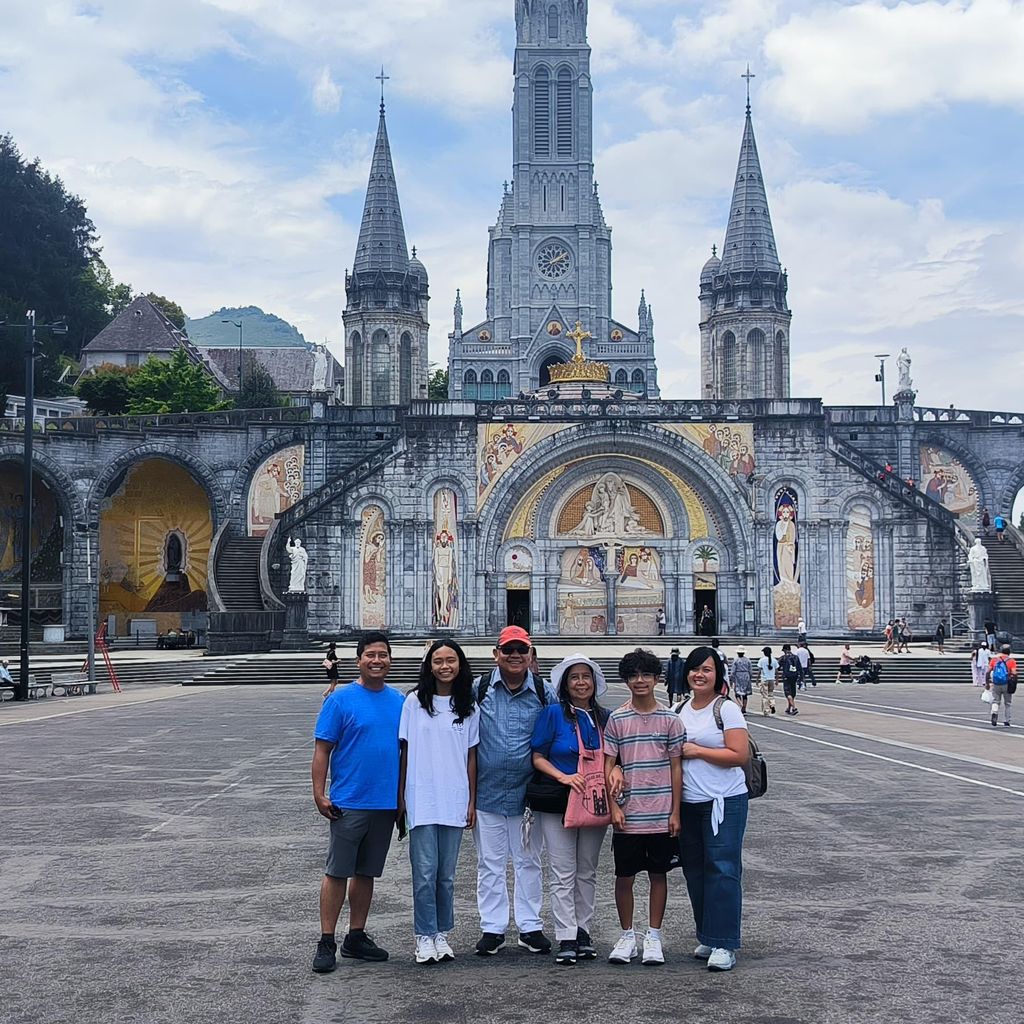 Private Tour in Lourdes: Heiligtum & Grotte mit Hotelabholung
