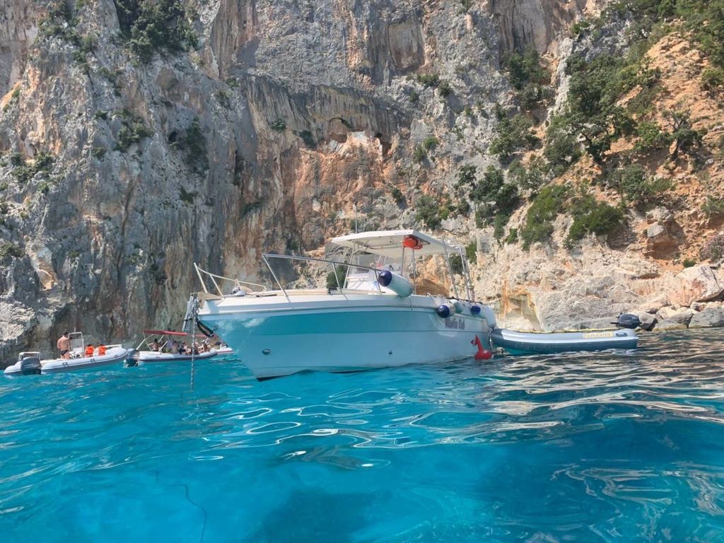 Von Cala Gonone aus: Golf von Orosei Speedboat Trip und Aperitif