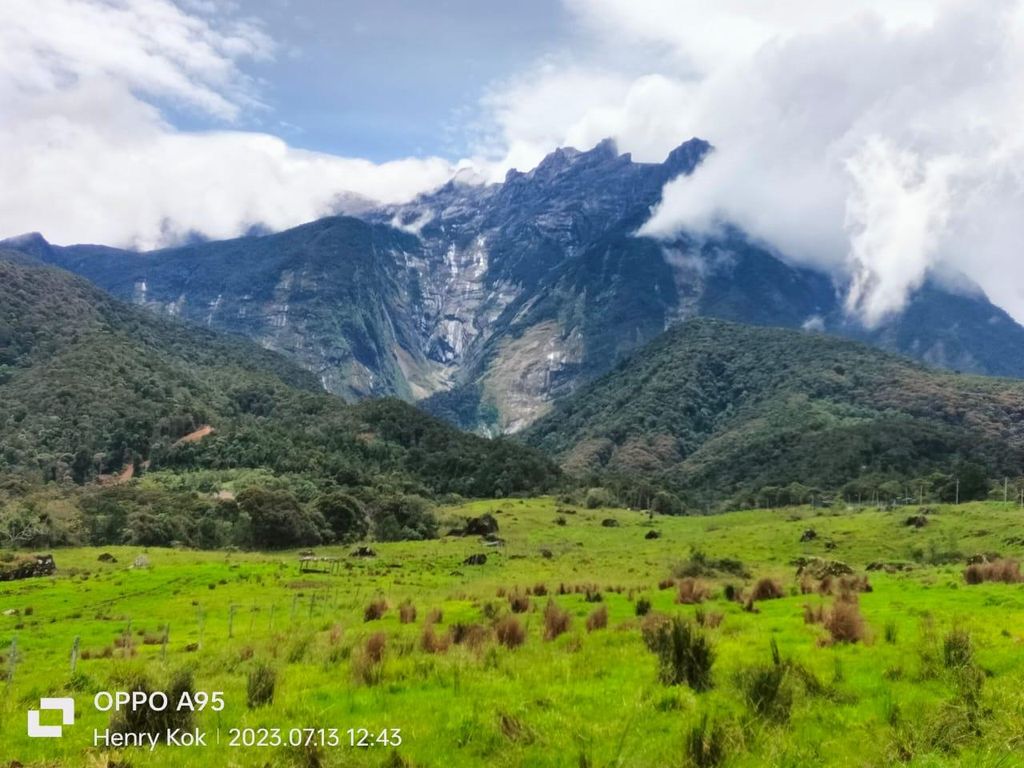 Kundasang: Poring Hot Spring + Desa & gemeinsame Mahlzeit Tour